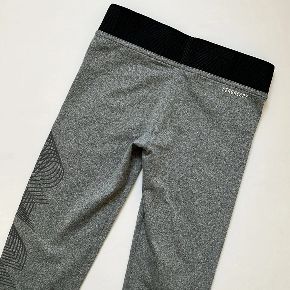 Adidas Size 7 8 Dark Gray Athletic Leggings Sports Athleisure Exercise Pants